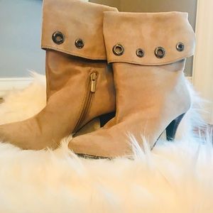 IMPO  Boots size 7 oatmeal /beige